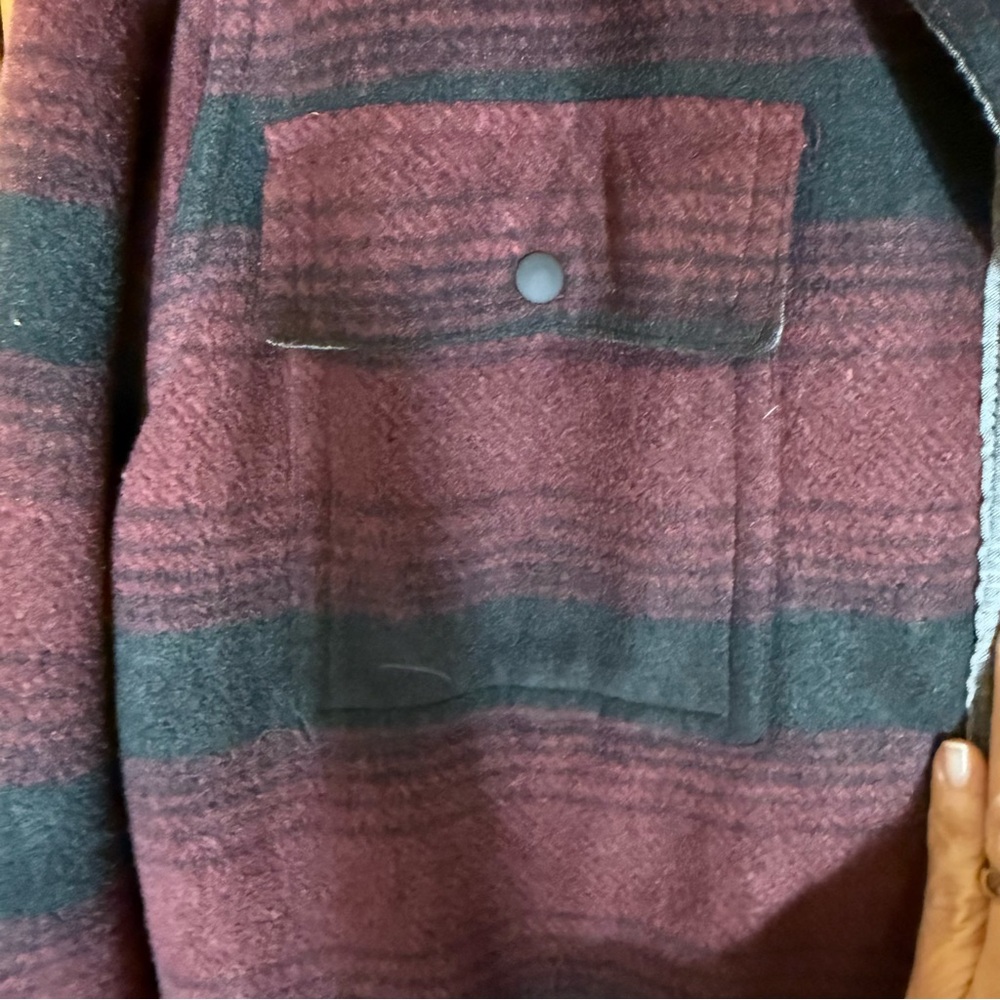Voyager Men's Maroon and Black Striped Jacket Fuzzy Lining Snap Front Mens Sz M - Picture 4 of 7
